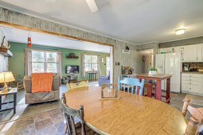 Interior - Peaceful Cassville Vacation Rental - Hike & Fish! (Cassville)
