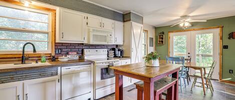 House (2 Bedrooms) | Interior