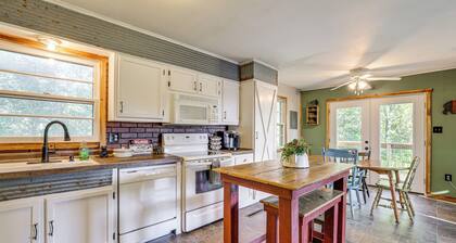 Peaceful Cassville Vacation Rental - Hike & Fish!