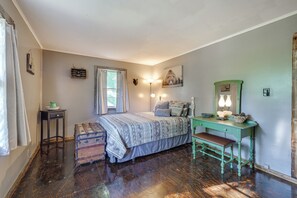 Interior - Peaceful Cassville Vacation Rental - Hike & Fish! (Cassville)