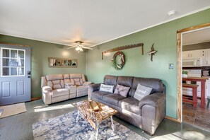 House (2 Bedrooms) | Interior
