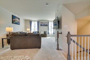 Interior - Spacious Hedgesville Retreat ~ 5 Mi to Golf Course (Hedgesville)