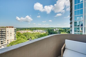 Apartment (2 Bedrooms) | Interior - Atlanta Rental w/ Balcony: Near Buckhead! (Atlanta)