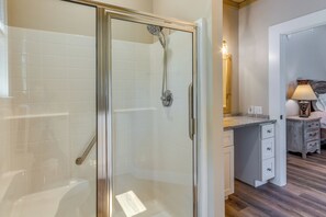 Cottage (2 Bedrooms) | Interior - Escape to Nature: Lakefront Jay Cottage w/ Views! (Jay)