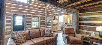 Bedford Cabin w/ Porch, 5 Mi to Historic District!