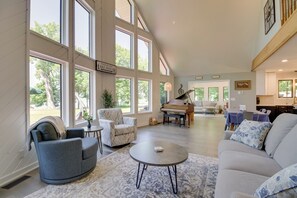 House (4 Bedrooms) | Interior