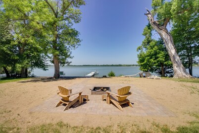 Lakefront Sunburg Vacation Rental w/ Boat Dock!