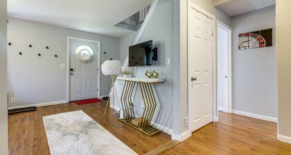 North Stonington Home Near Coast + Wineries!