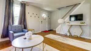 Interior - North Stonington Home Near Coast + Wineries! (North Stonington)