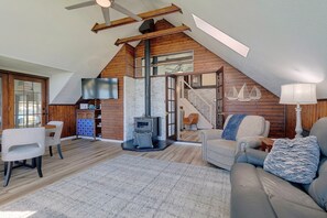 Interior - Lakefront St Marys Getaway w/ Boat Dock + Fire Pit (St. Marys)