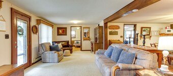 Quiet Countryside Weaubleau Home w/ Patio & Grill!