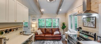 Cozy Tennessee Retreat w/ Patio & Charcoal Grill!