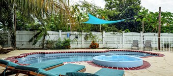 Walk to Beach! Key West Paradise w/ Ocean View