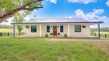 House (3 Bedrooms) | Front of property