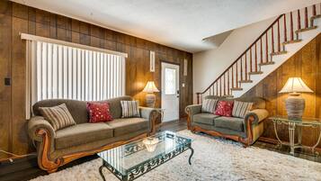 Apartment (2 Bedrooms) | Living area | TV