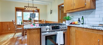 Grand Blanc Rental w/ Gas Grill & Private Yard