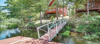 Double Springs Cabin Stay w/ Deck + Shared Dock!