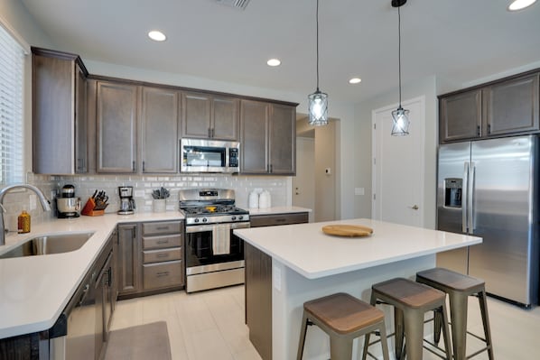 House (4 Bedrooms) | Interior