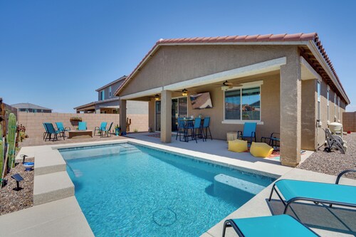 Tucson 4BR Retreat! Private Pool, Fire Pit!