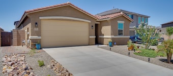 Lovely Tucson Home w/ Private Pool & Fire Pit!
