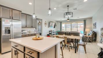 House (4 Bedrooms) | Interior