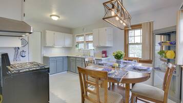 Cottage (2 Bedrooms) | Interior