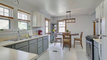 Cottage (2 Bedrooms) | Interior