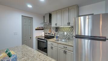 Apartment (0 Bedroom) | Interior