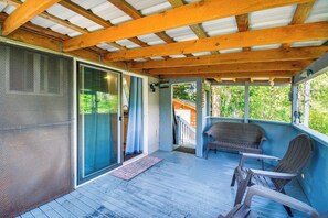 Apartment (0 Bedroom) | Interior - Charming Grayland Getaway: Walk to the Beach! (Grayland)