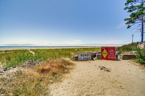 Interior - Charming Grayland Getaway: Walk to the Beach! (Grayland)