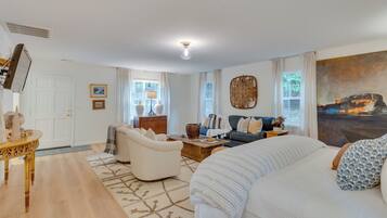 Apartment (0 Bedroom) | Interior