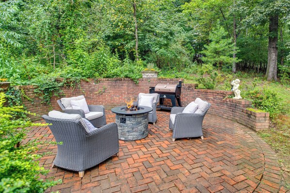 Apartment (0 Bedroom) | Interior - Idyllic Cave Spring Studio w/ Patio & Fire Pit! (Roanoke)