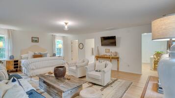 Apartment (0 Bedroom) | Front of property