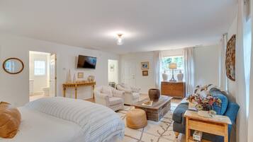 Apartment (0 Bedroom) | Interior