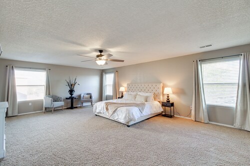 Chic New Mexico Retreat w/ Patio, Grill & Fire Pit