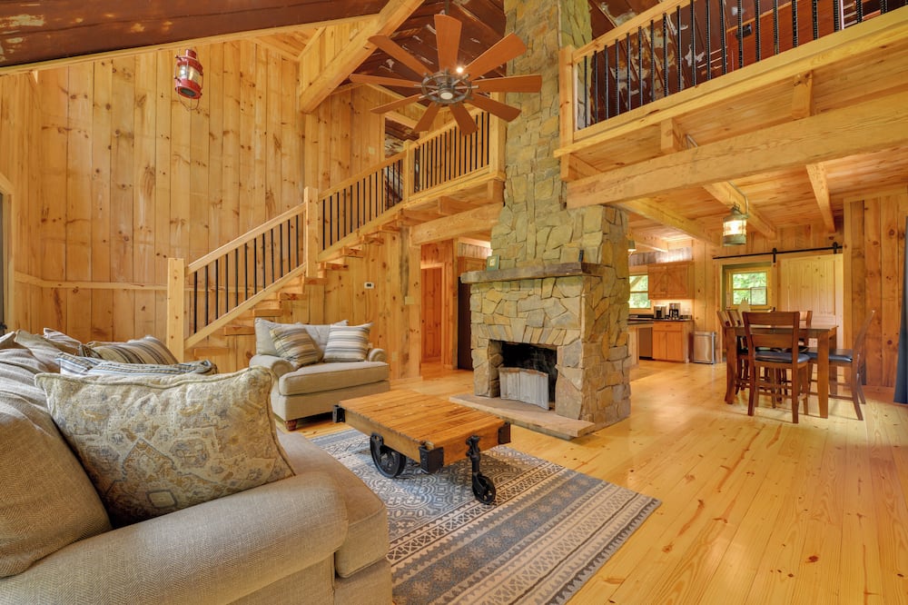 Peaceful Wine Country Cottage w/ Fire Pit in Olin! - Center, NC