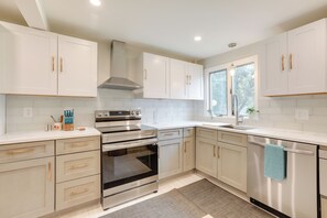 House (5 Bedrooms) | Interior - Pennington Home w/ Deck ~ 9 Mi to Princeton! (Pennington)