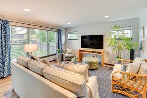 Tv och ett bordtennisbord