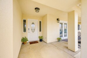 House (5 Bedrooms) | Interior - Porterville Getaway w/ Patio + Valley Views! (Porterville)