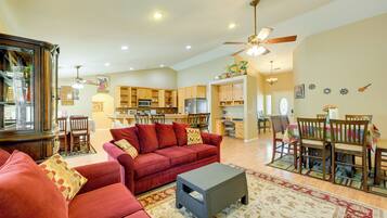 House (5 Bedrooms) | Front of property