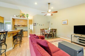 House (5 Bedrooms) | Interior