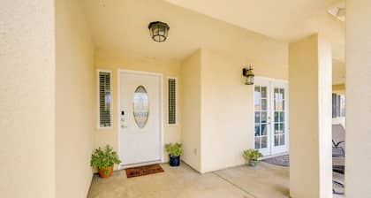 Porterville Getaway w/ Patio + Valley Views!