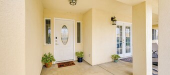 Porterville Getaway w/ Patio + Valley Views!