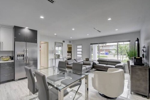 Serenity by the ocean - Lauderdale villa 1