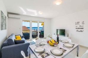 تناول الطعام