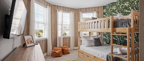 11 bedrooms, iron/ironing board, WiFi, bed sheets