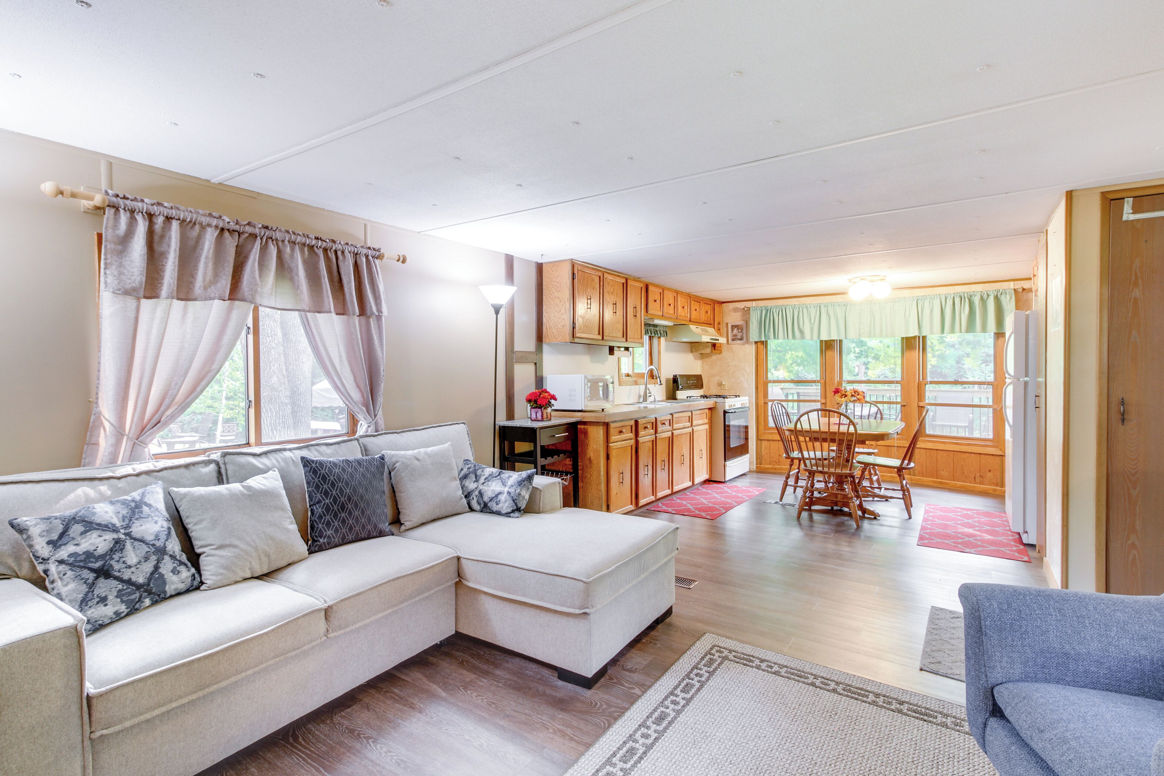 House (2 Bedrooms) | Interior