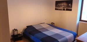 3 bedrooms, free WiFi, bed sheets