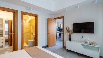 1 bedroom, bed sheets