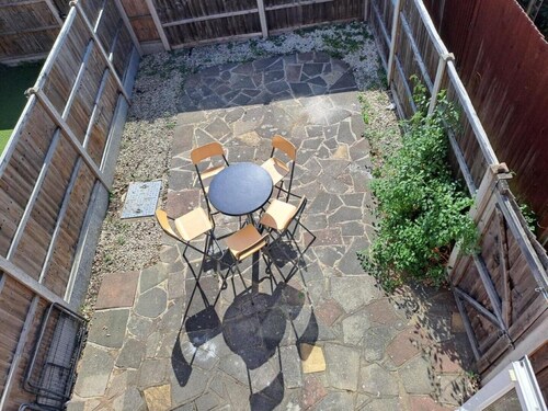 Two-bed house, Dartford. 5 min away from the train station and town centre! 